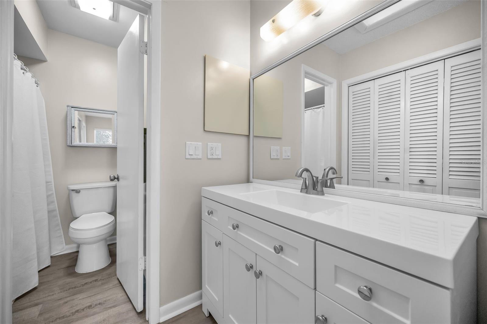 Listing photo id 18 for 7404 Clearview Drive