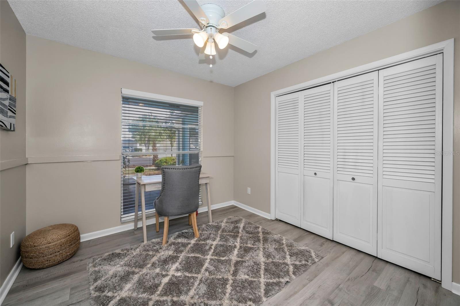 Listing photo id 19 for 7404 Clearview Drive