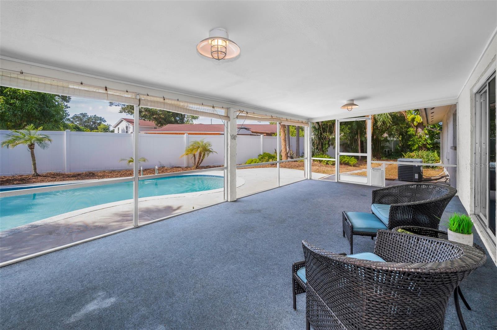 Listing photo id 23 for 7404 Clearview Drive