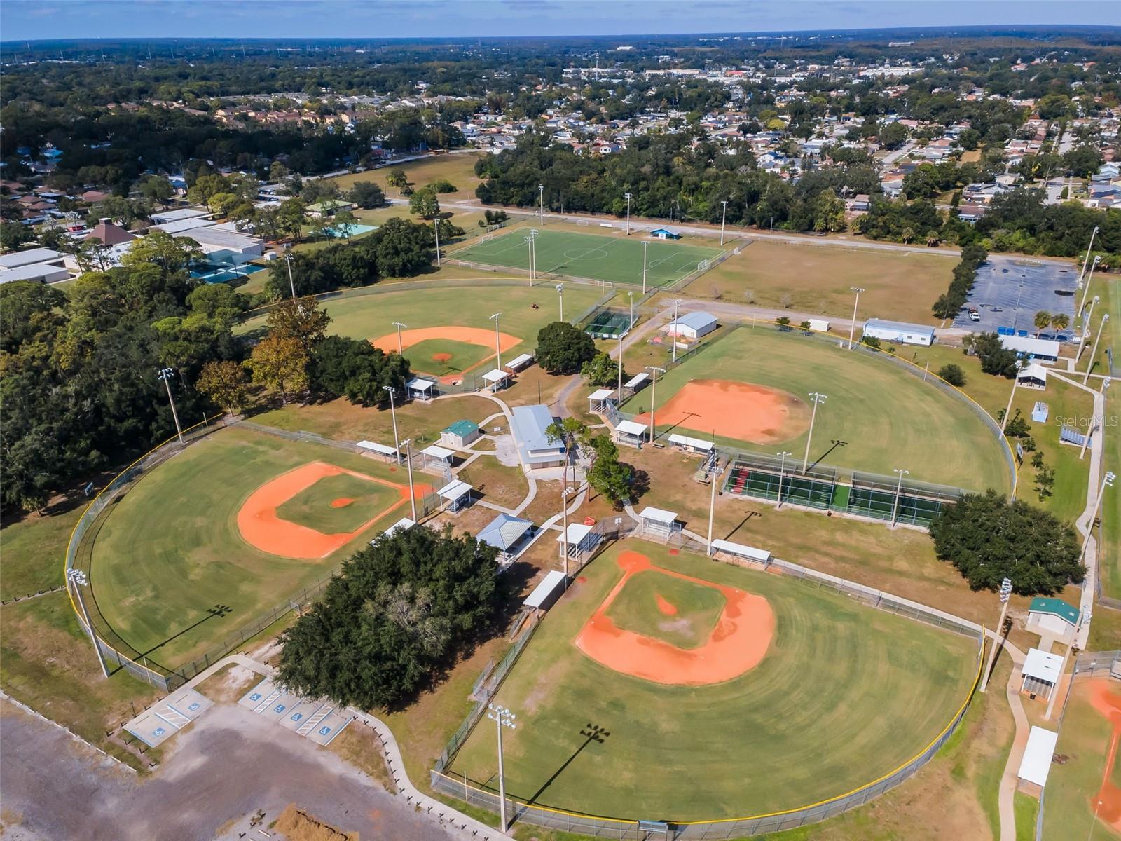 Listing photo id 33 for 7404 Clearview Drive