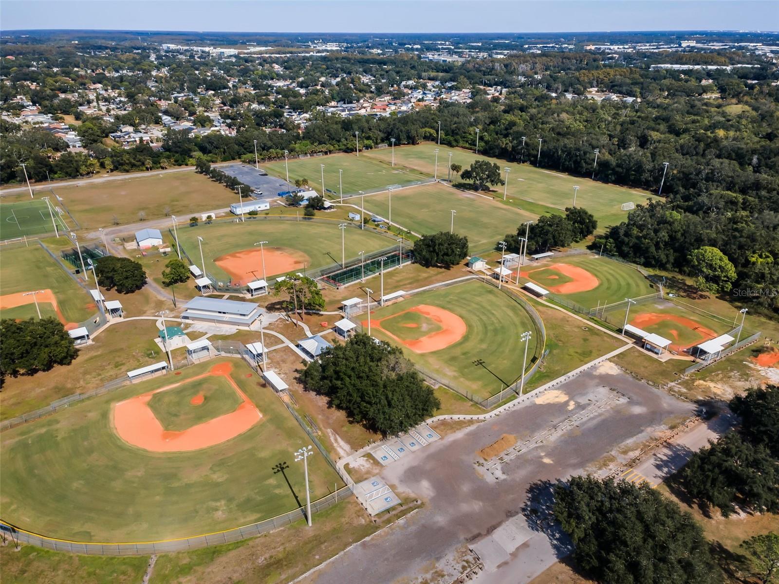 Listing photo id 35 for 7404 Clearview Drive