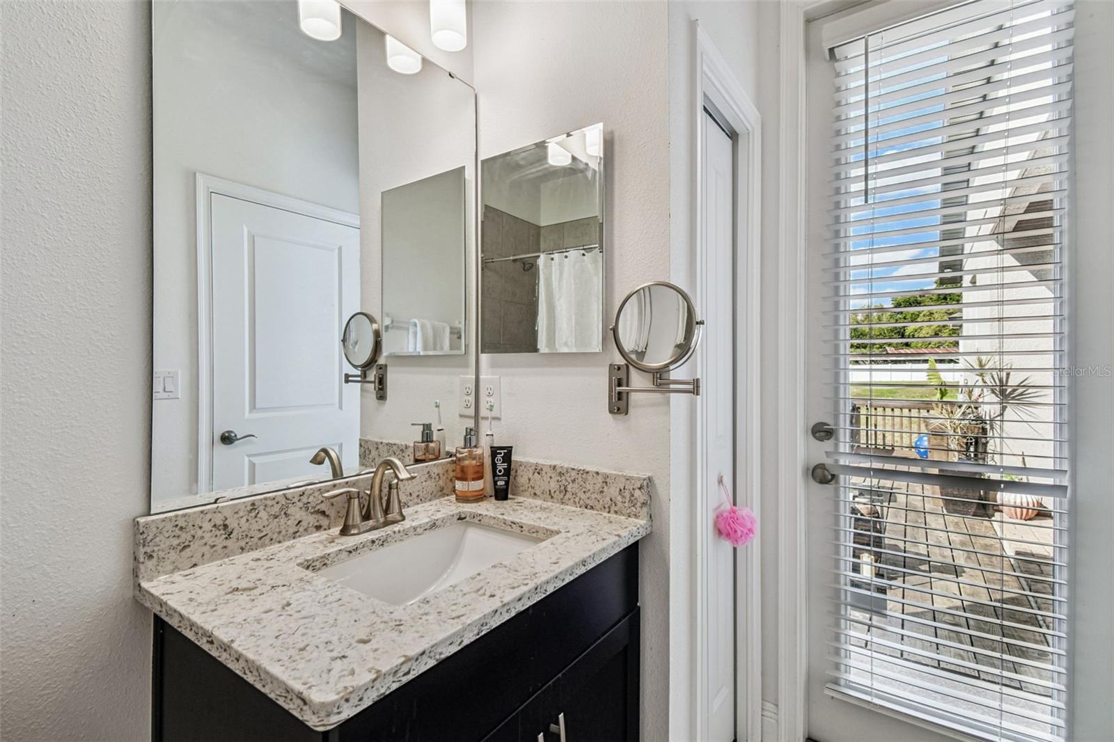 Listing photo id 12 for 1039 Davis Heather Circle