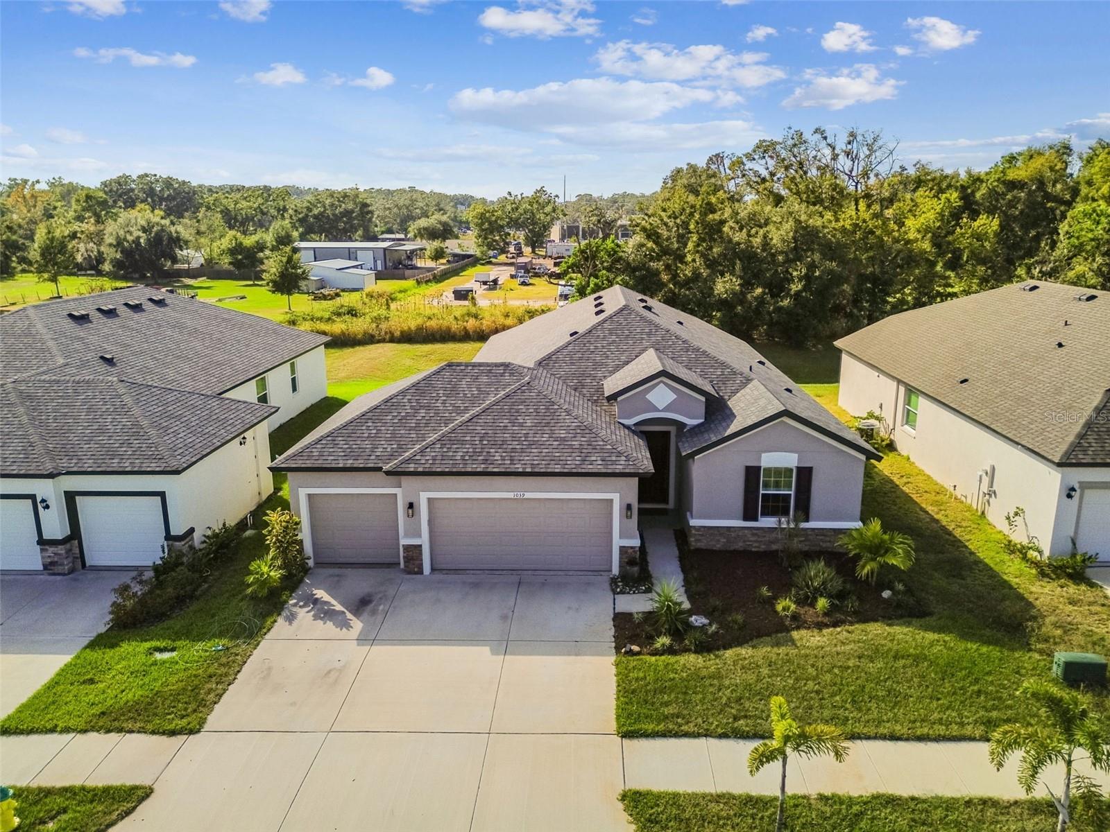 Listing photo id 23 for 1039 Davis Heather Circle