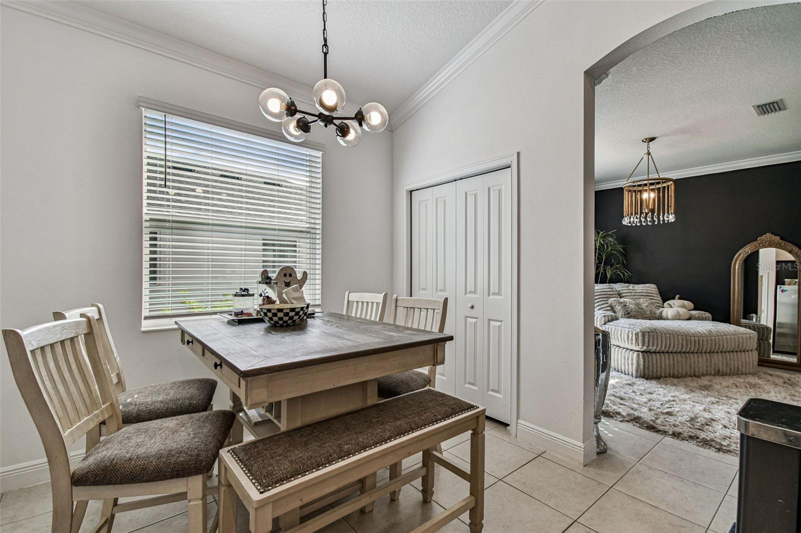 Listing photo id 5 for 1039 Davis Heather Circle