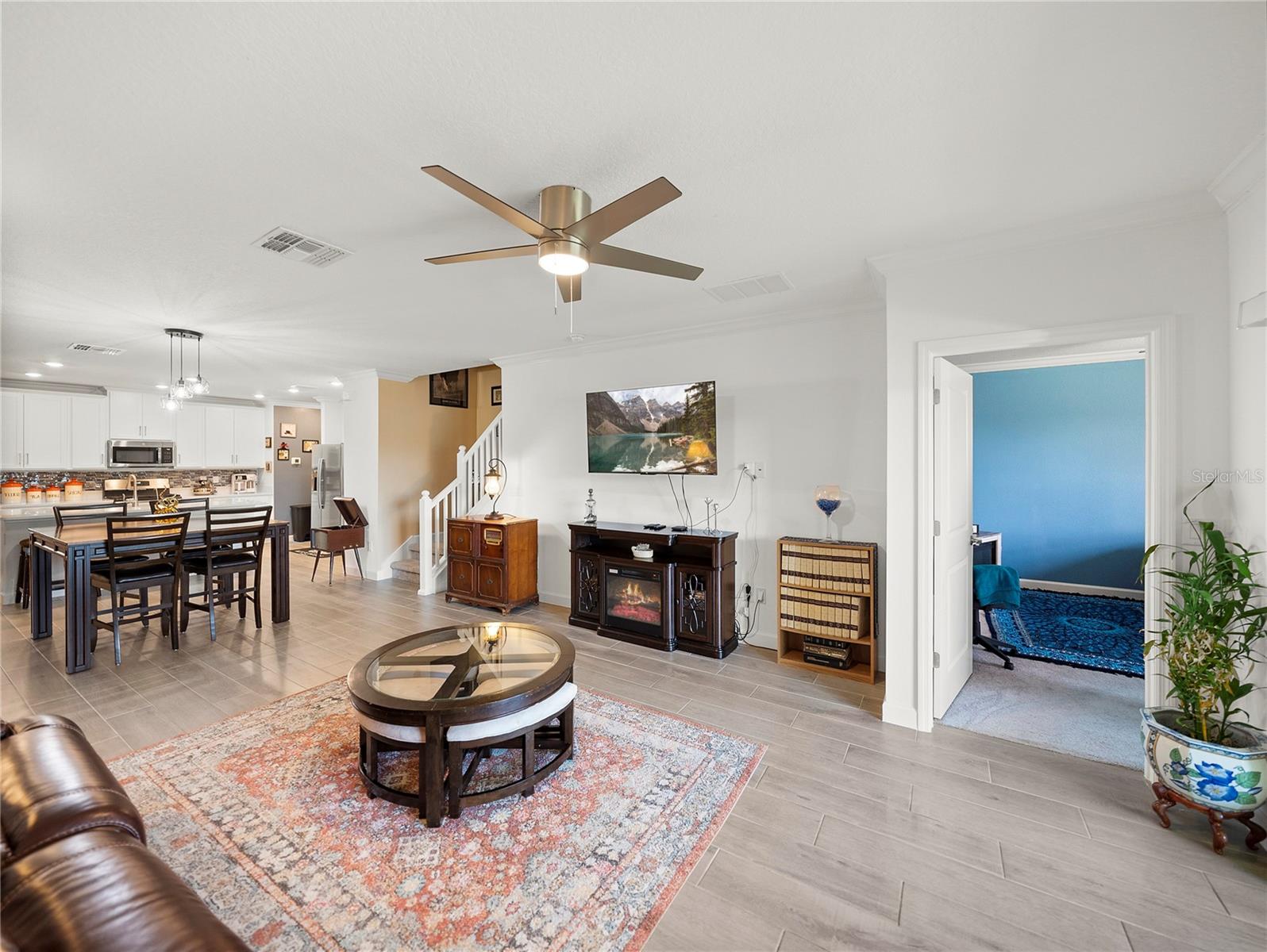 Image 17 of 46 For 17308 Holly Well Avenue