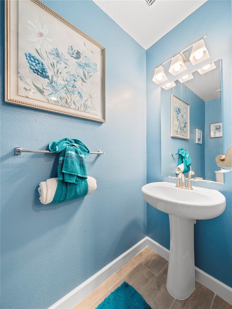 Image 18 of 46 For 17308 Holly Well Avenue