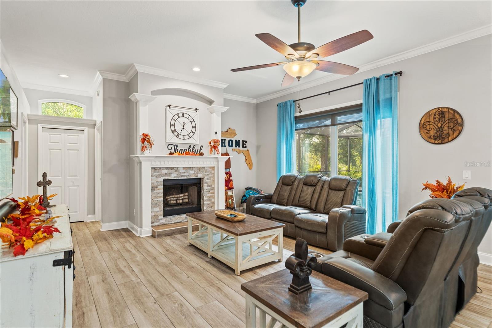 Listing photo id 11 for 4404 Casey Lake