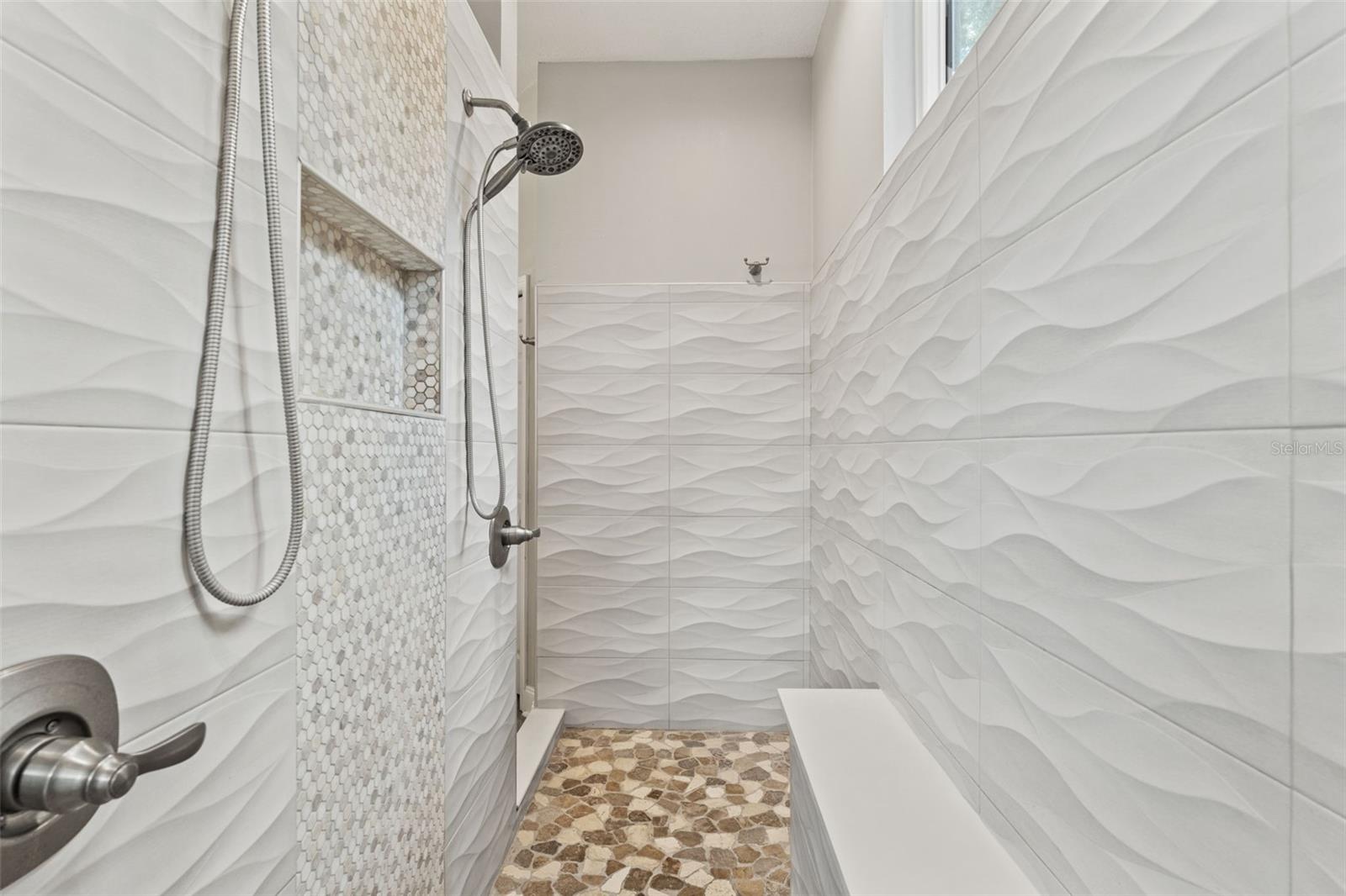 Listing photo id 15 for 4404 Casey Lake