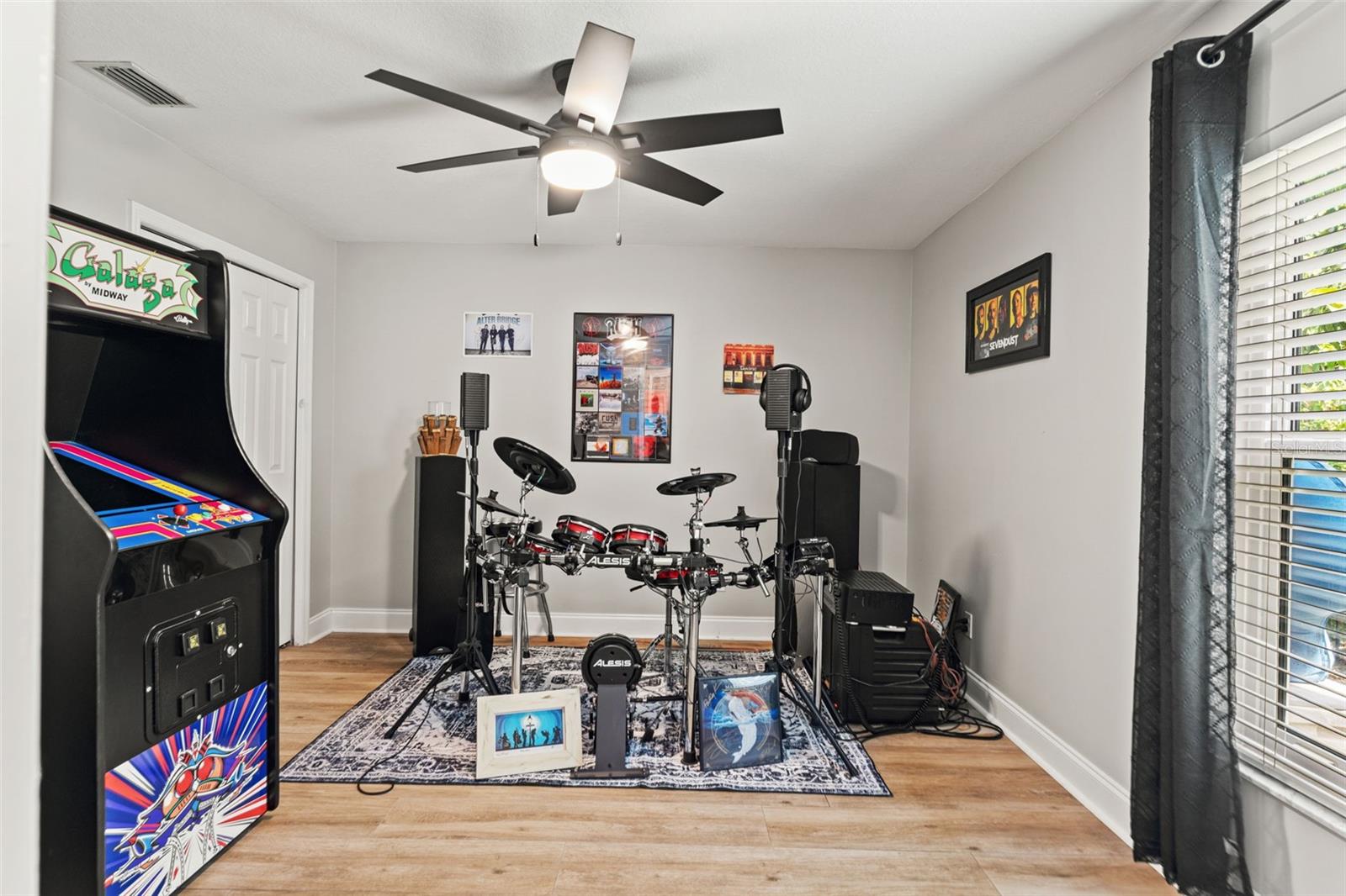 Listing photo id 20 for 4404 Casey Lake