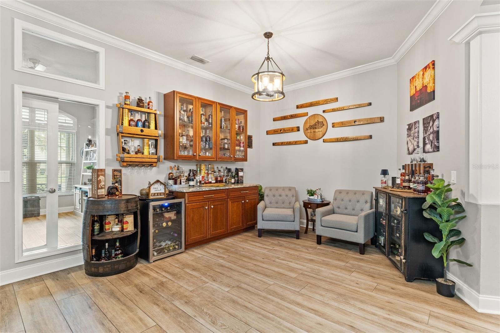 Listing photo id 6 for 4404 Casey Lake