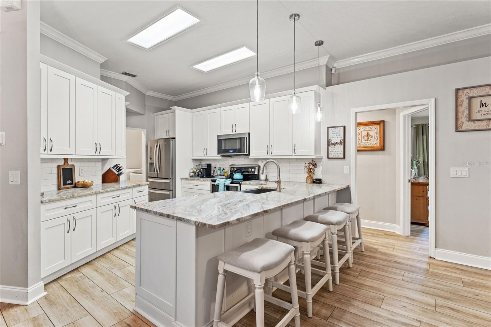 Listing photo id 7 for 4404 Casey Lake