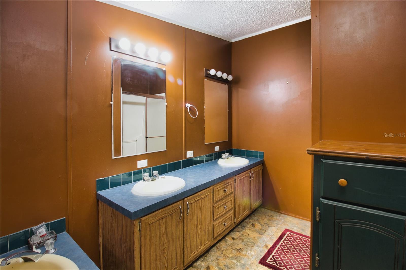 Image 13 of 26 For 2498 Saturn Road