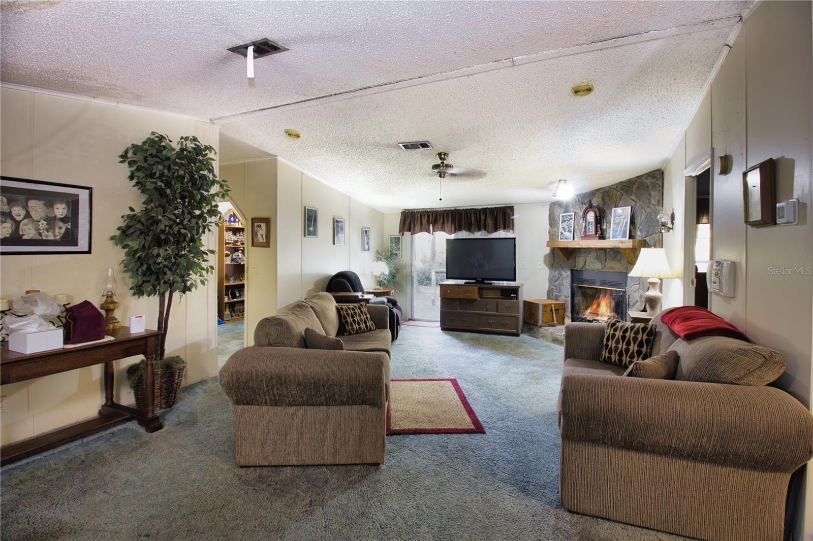 Image 5 of 26 For 2498 Saturn Road