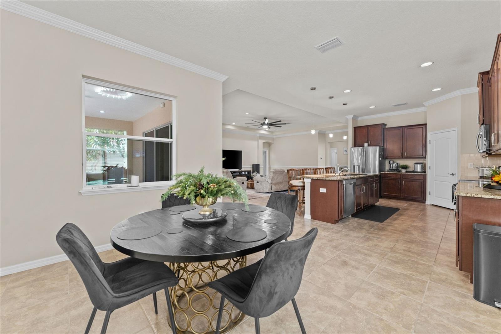 Listing photo id 8 for 10405 Hampton Meadow Way