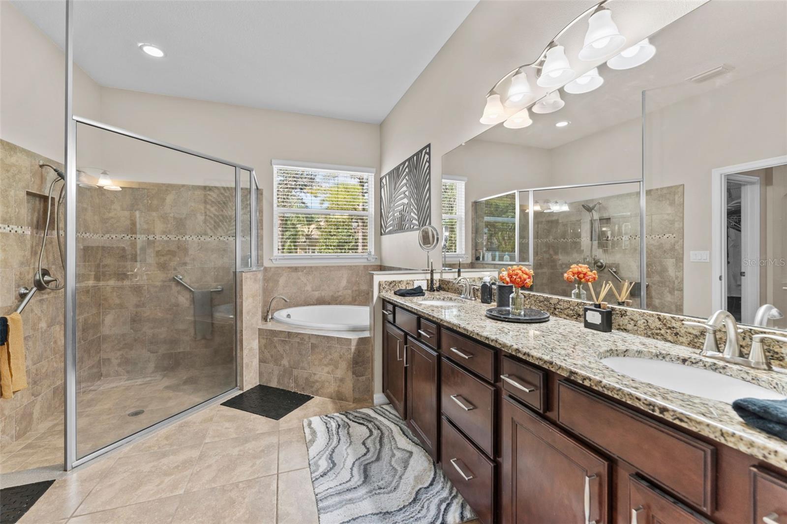 Listing photo id 13 for 10405 Hampton Meadow Way