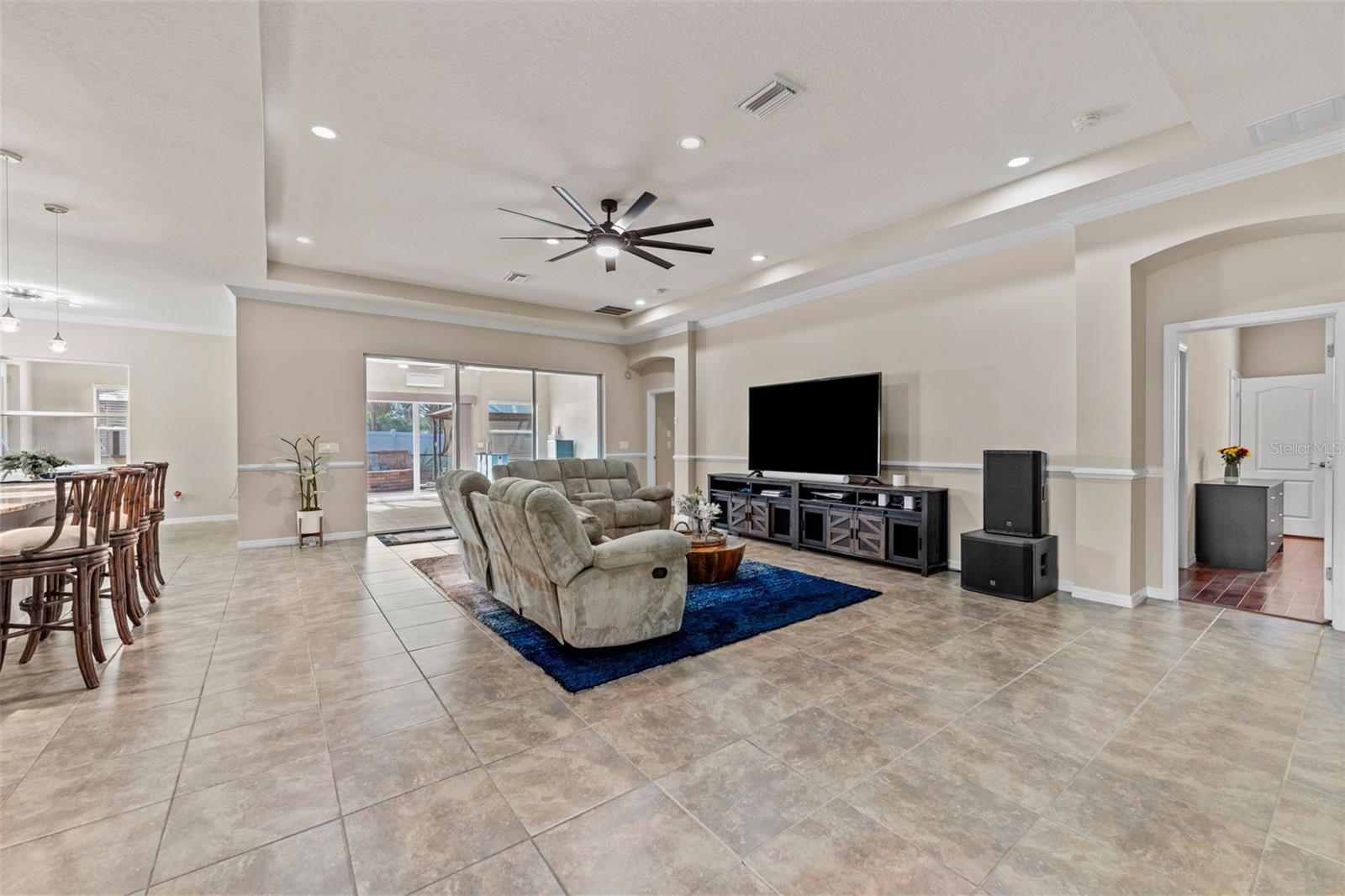 Listing photo id 2 for 10405 Hampton Meadow Way