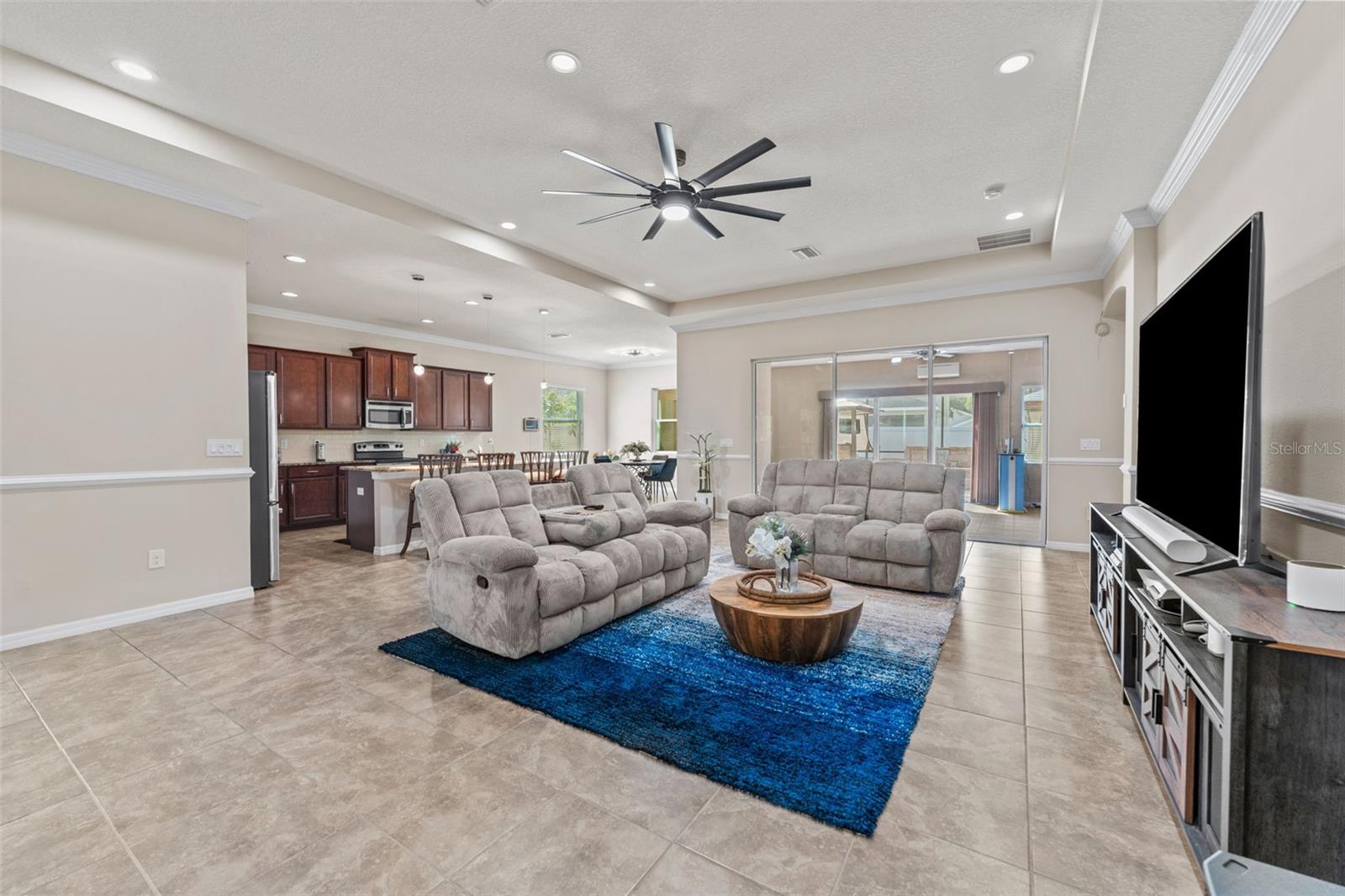 Listing photo id 3 for 10405 Hampton Meadow Way