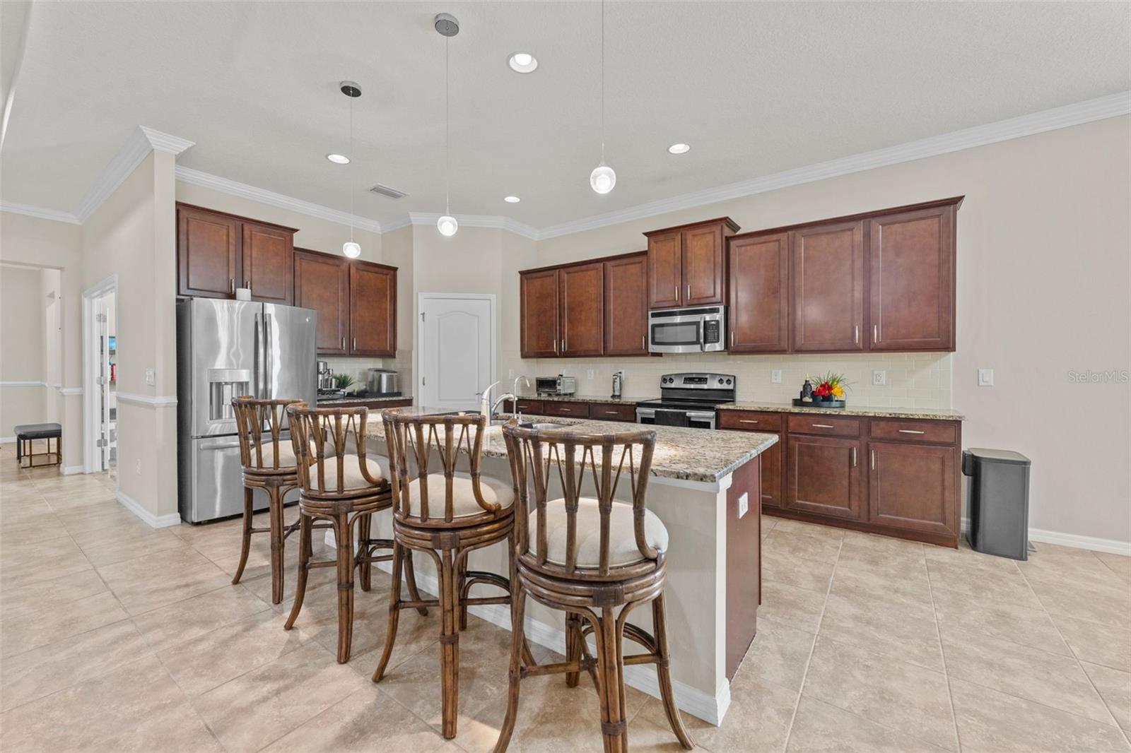 Listing photo id 5 for 10405 Hampton Meadow Way