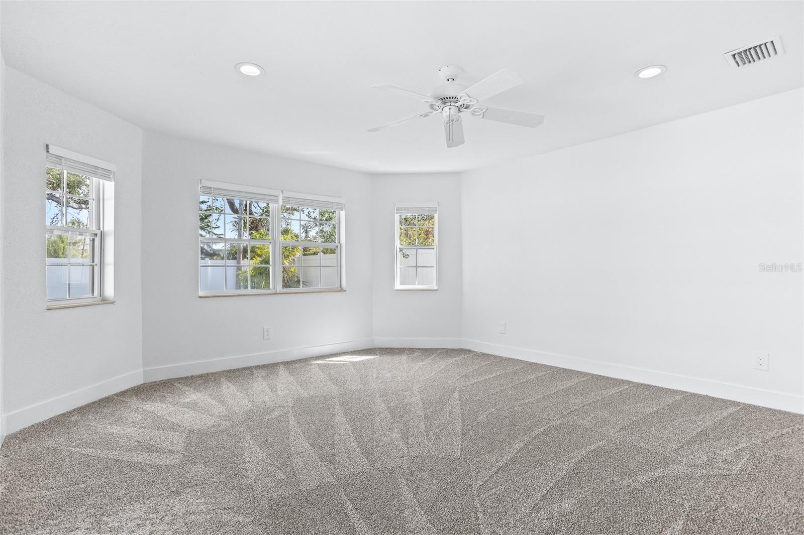 Image 23 of 33 For 8335 42nd Avenue N