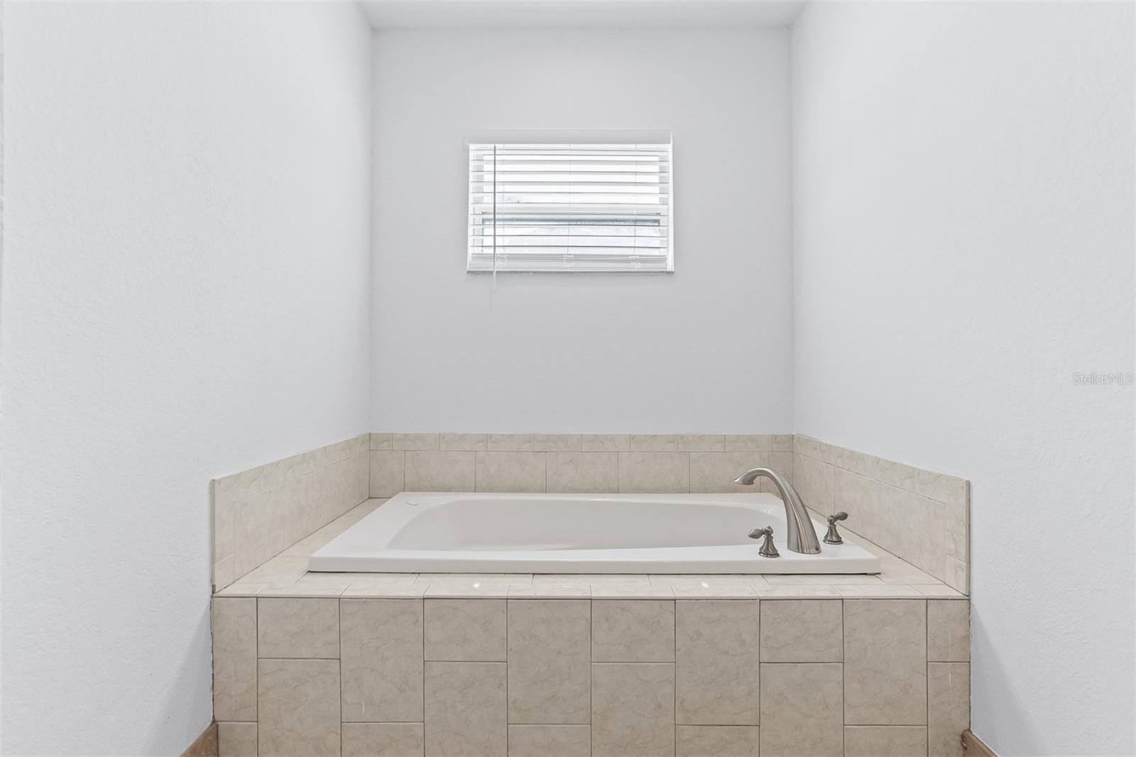 Image 28 of 33 For 8335 42nd Avenue N