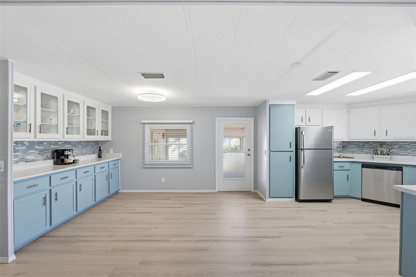 Image 11 of 29 For 7363 Eastern Circle