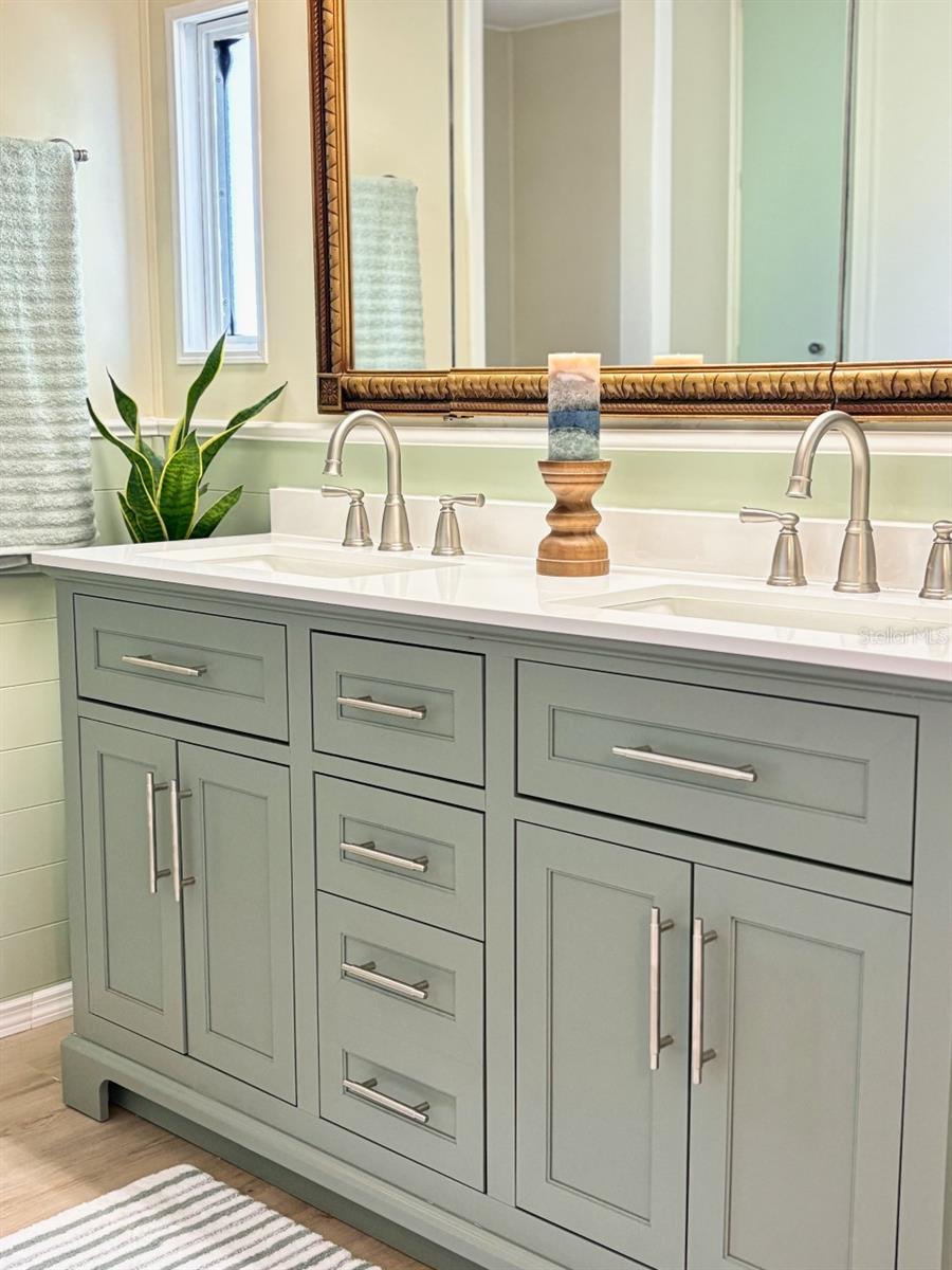 Image 20 of 29 For 7363 Eastern Circle