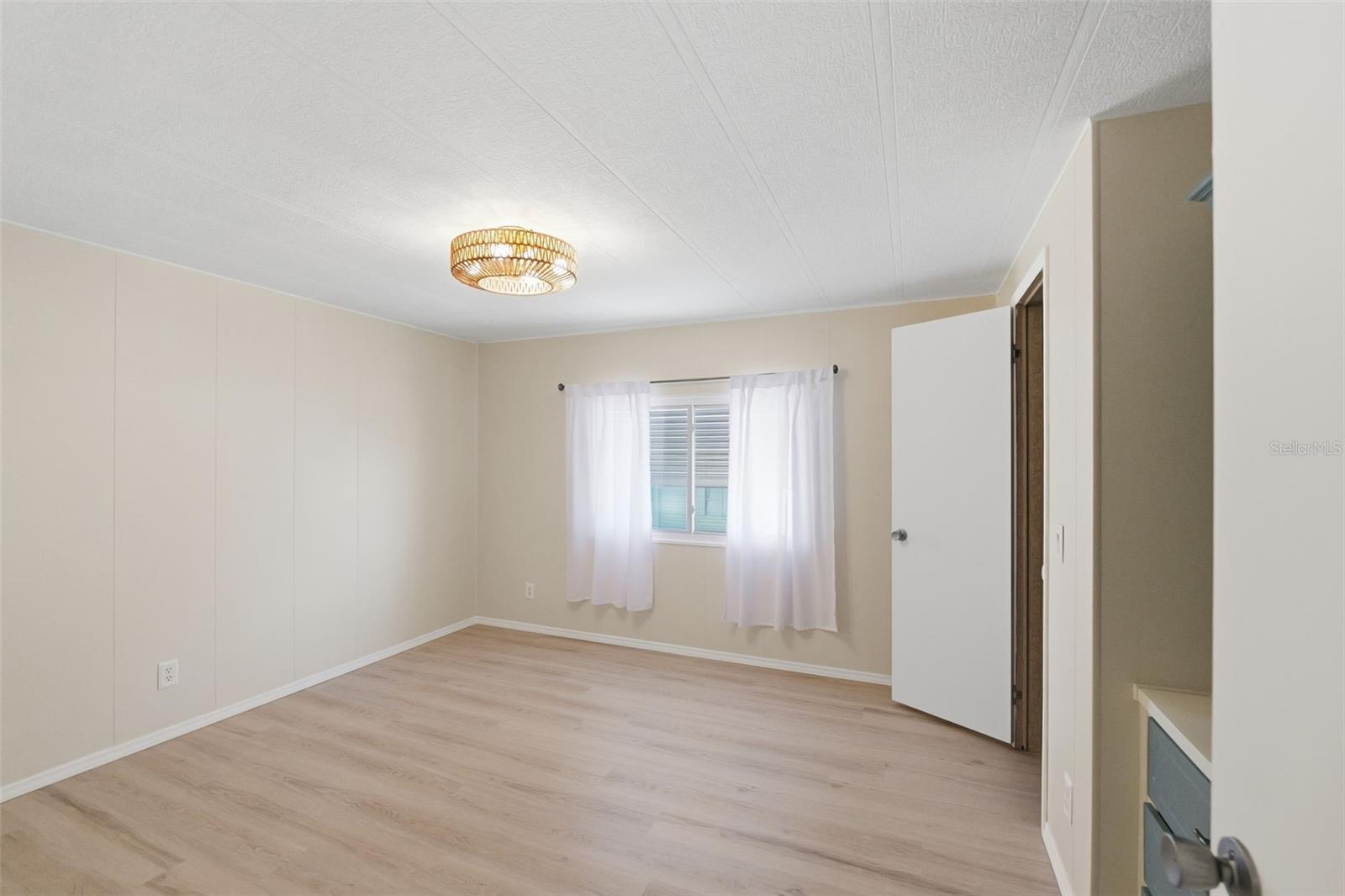 Image 22 of 29 For 7363 Eastern Circle