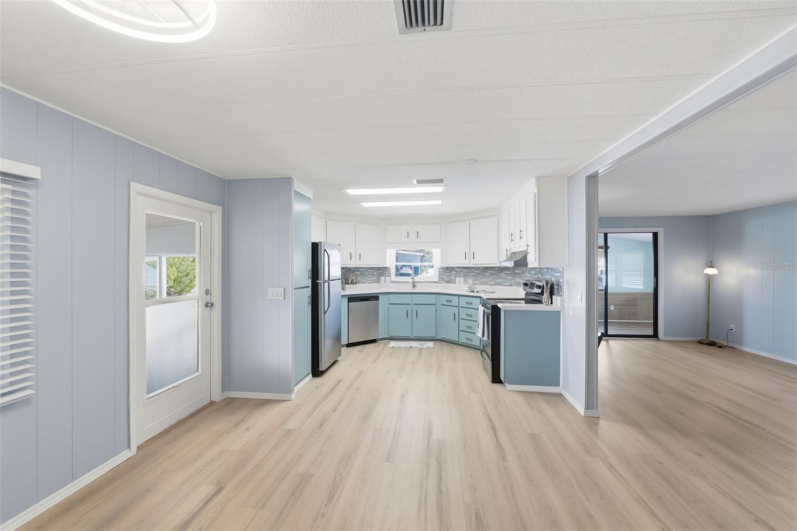 Image 3 of 29 For 7363 Eastern Circle