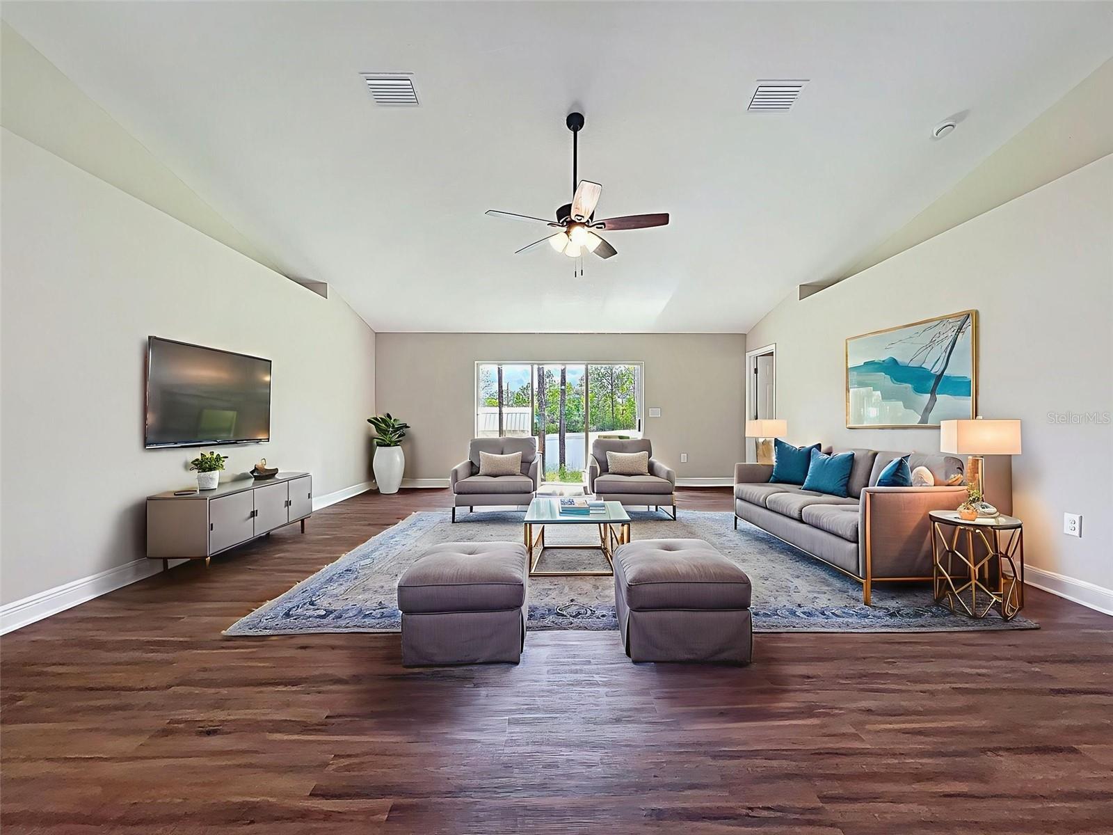 Listing photo id 8 for 7792 Susan Avenue