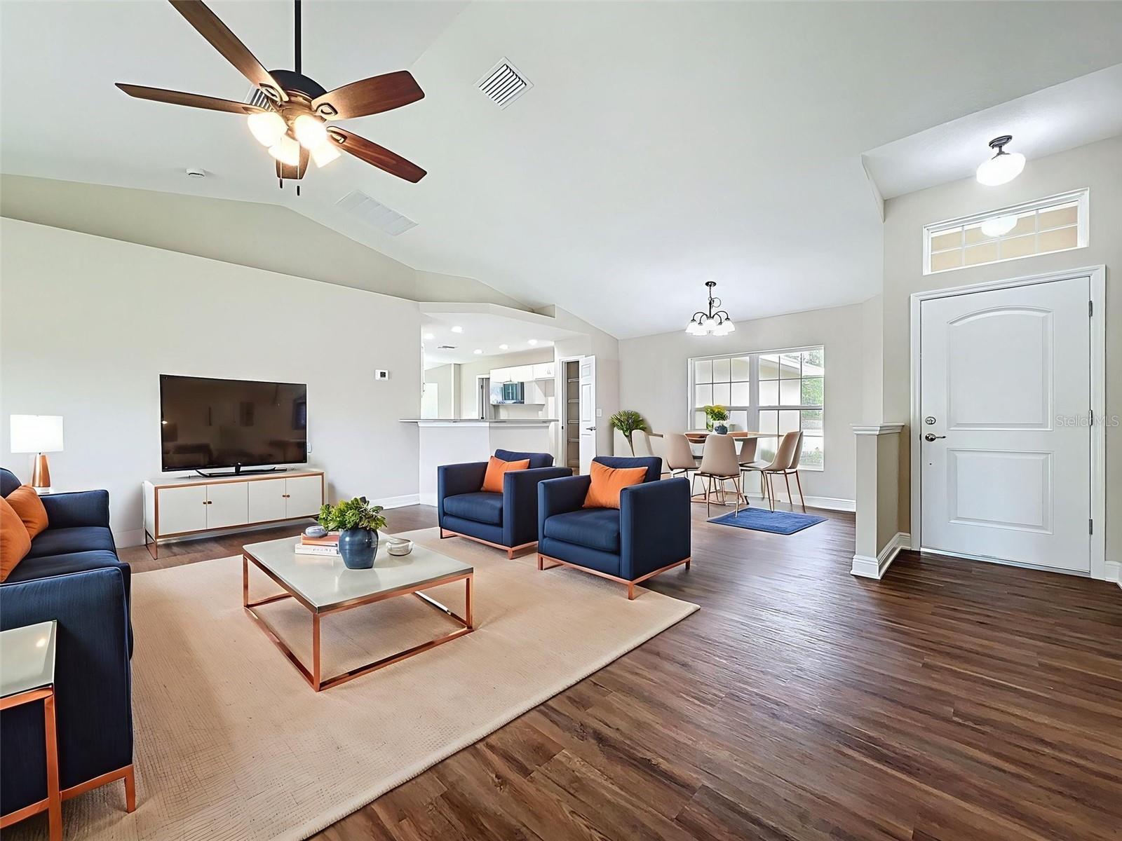 Listing photo id 11 for 7792 Susan Avenue