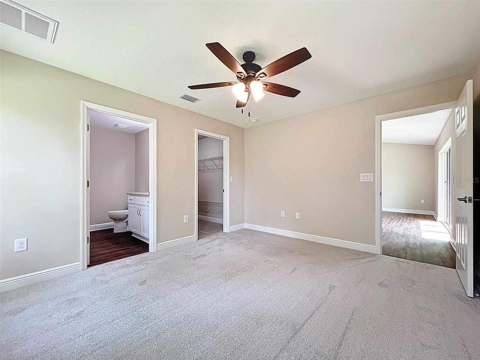 Listing photo id 25 for 7792 Susan Avenue