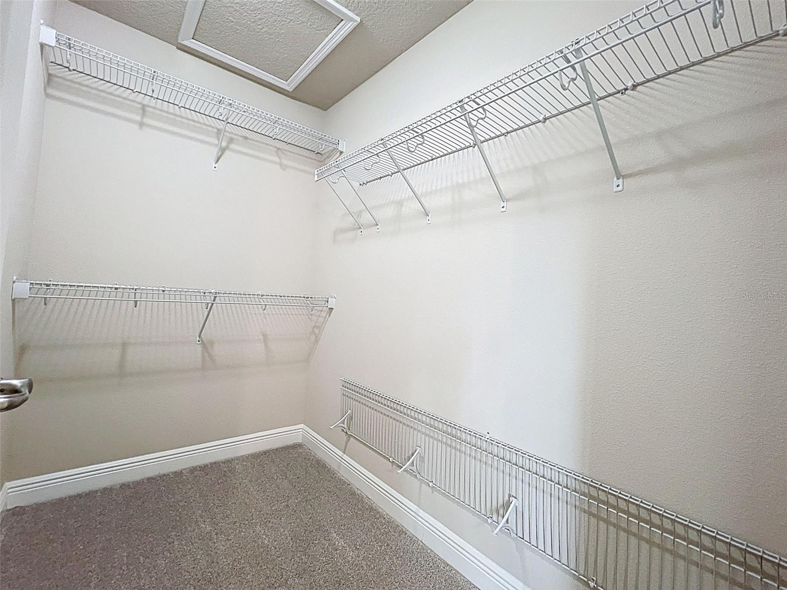 Listing photo id 26 for 7792 Susan Avenue