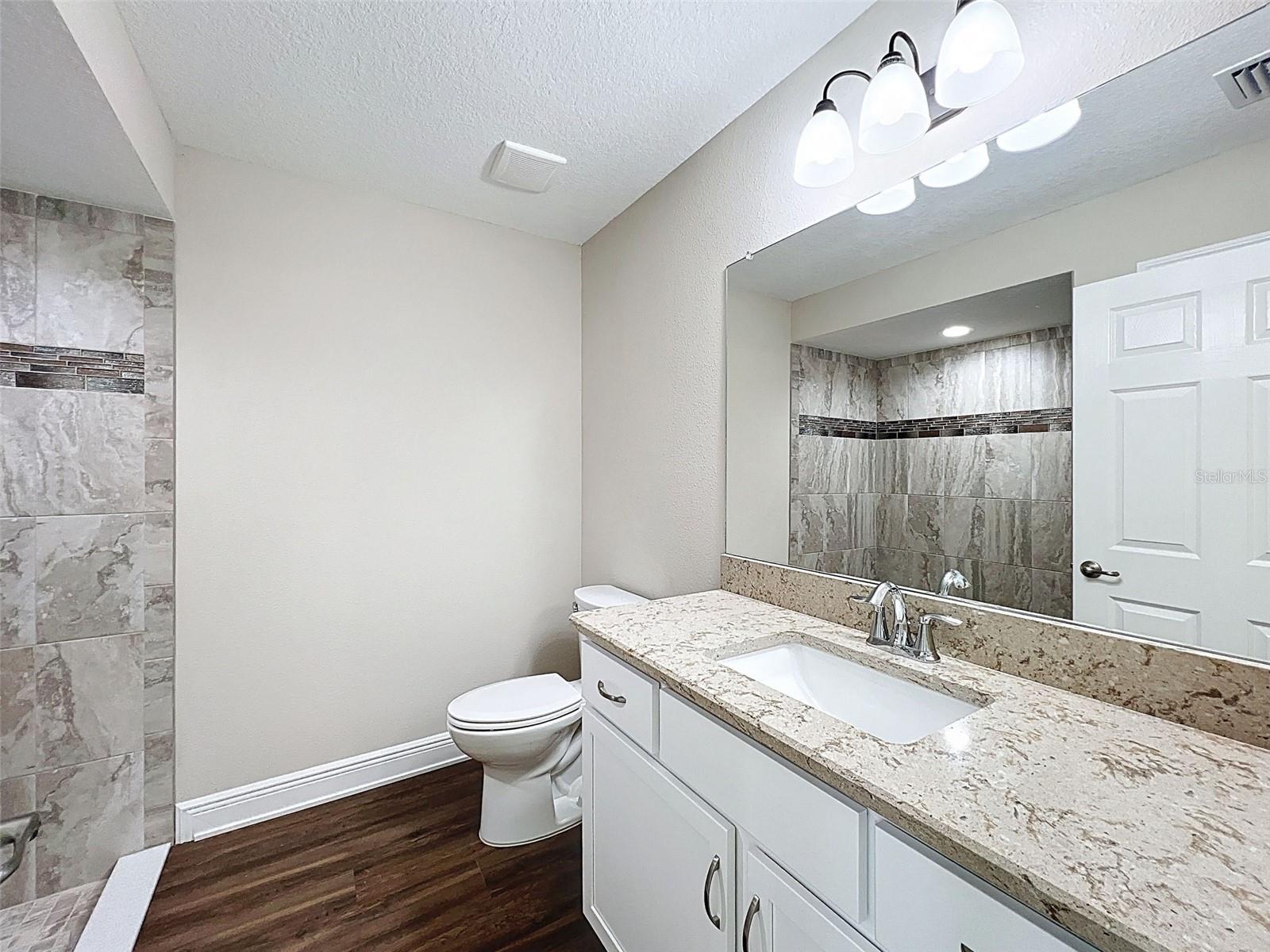 Listing photo id 27 for 7792 Susan Avenue