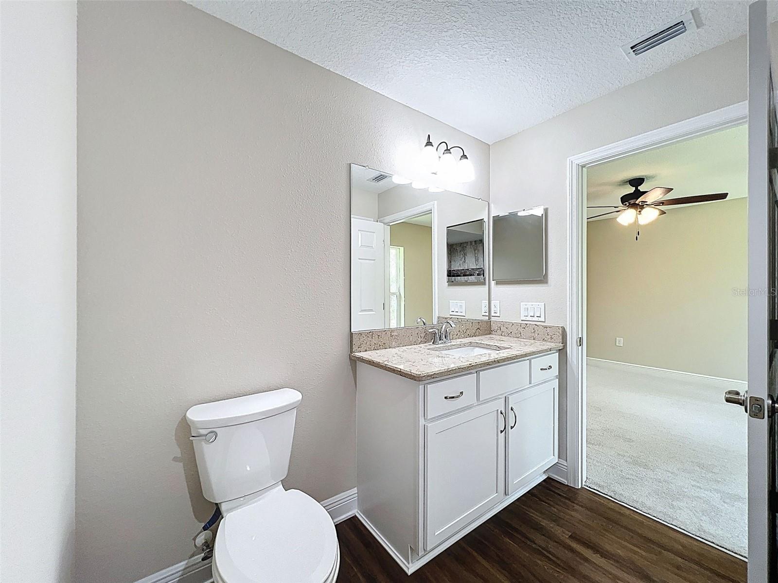 Listing photo id 28 for 7792 Susan Avenue