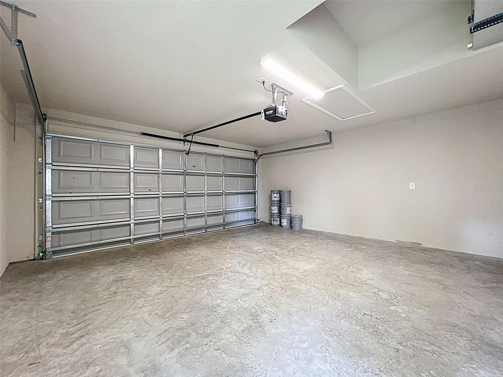 Listing photo id 36 for 7792 Susan Avenue