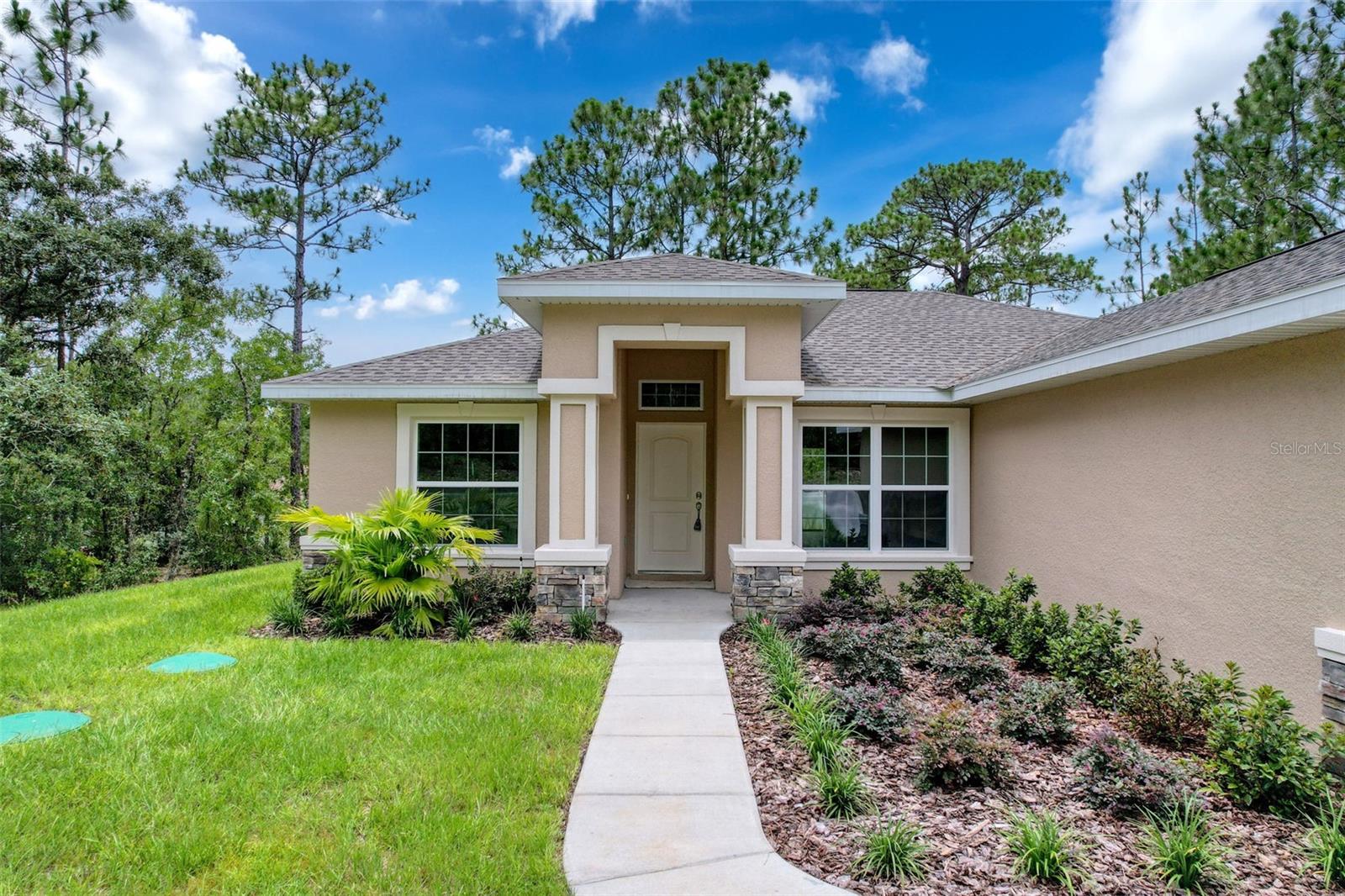 Listing photo id 3 for 7792 Susan Avenue