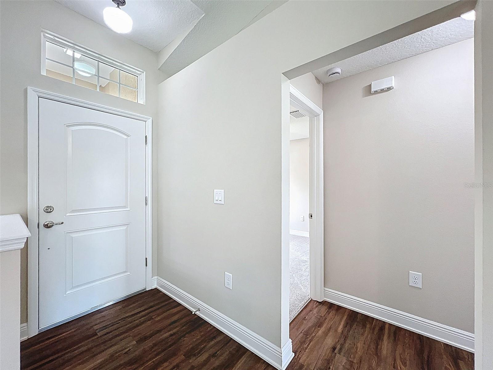 Listing photo id 5 for 7792 Susan Avenue