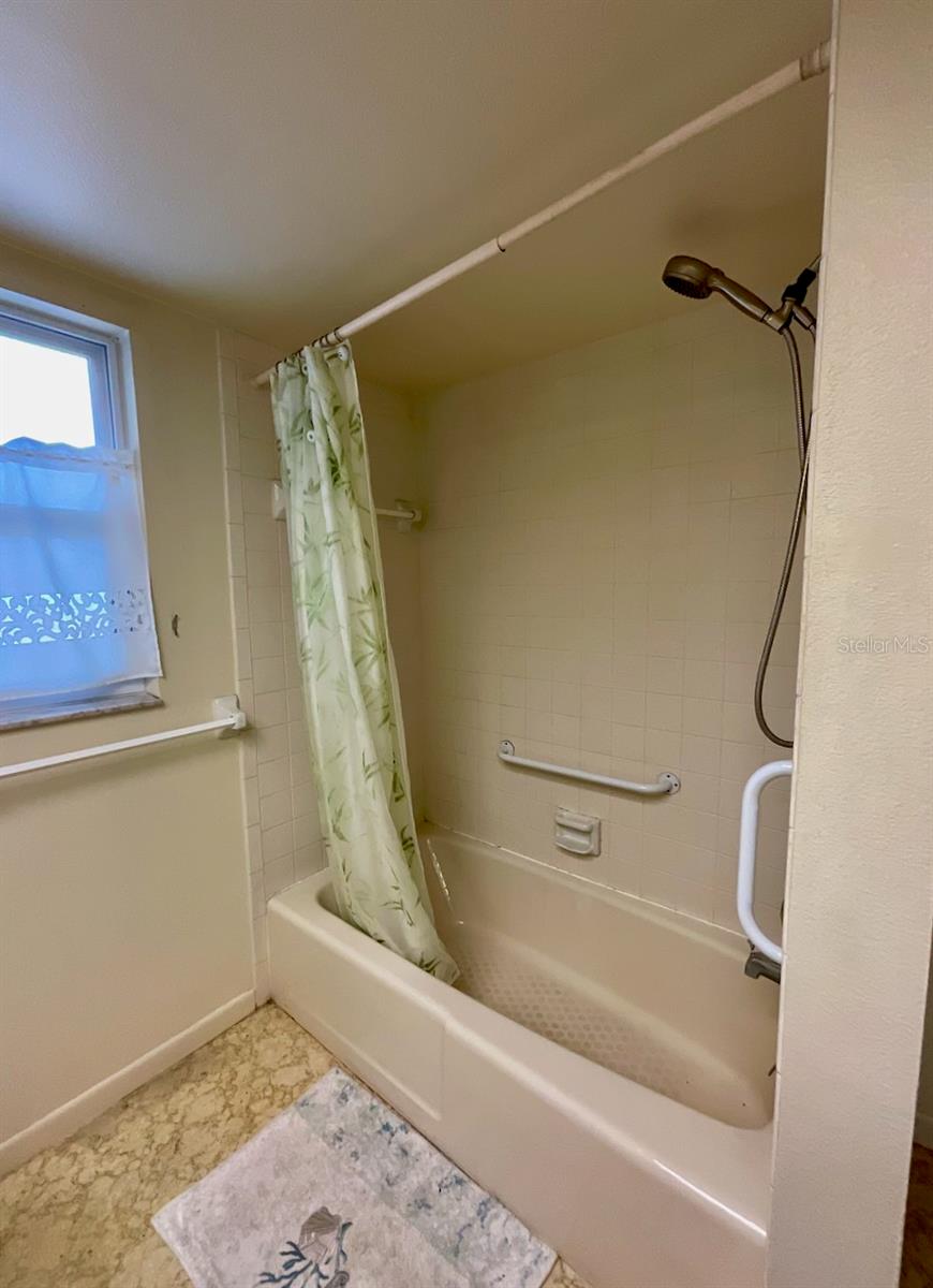 Image 17 of 29 For 6505 67th Avenue N