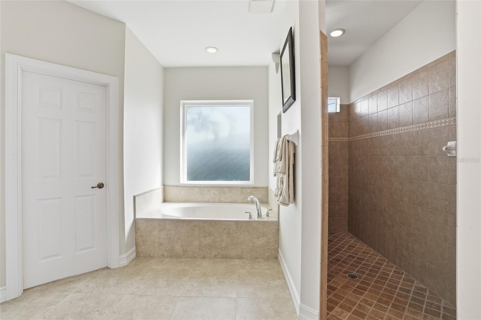 Image 24 of 51 For 5267 Tiffany Court