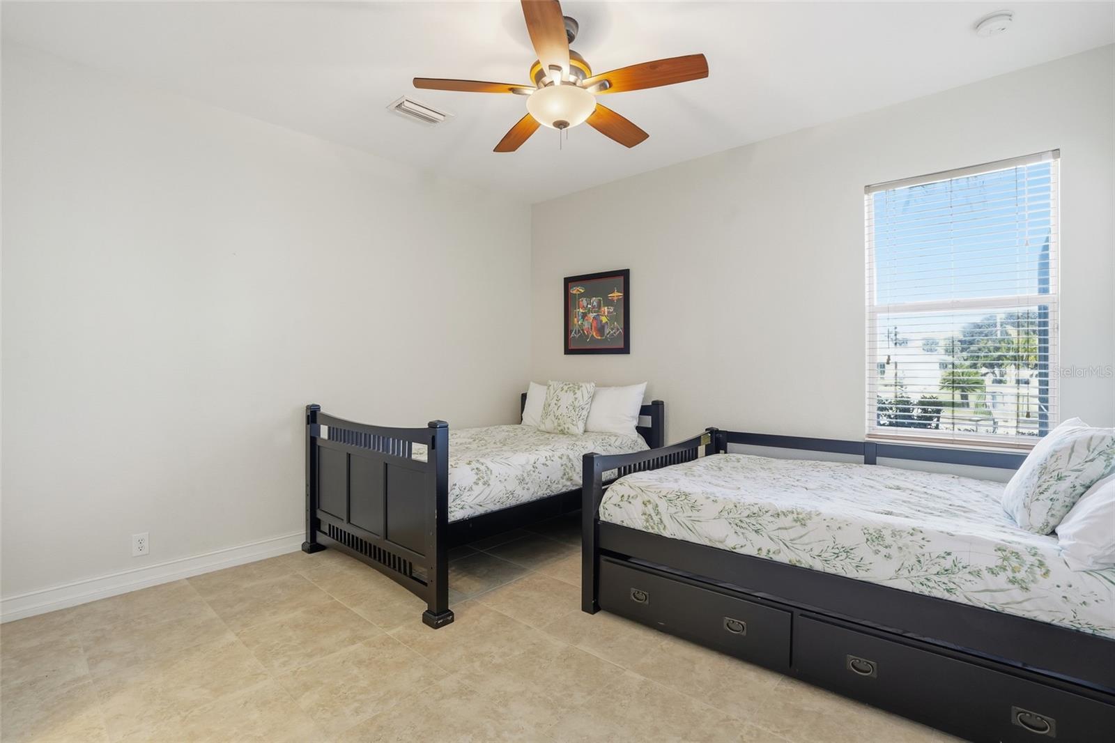 Image 29 of 51 For 5267 Tiffany Court