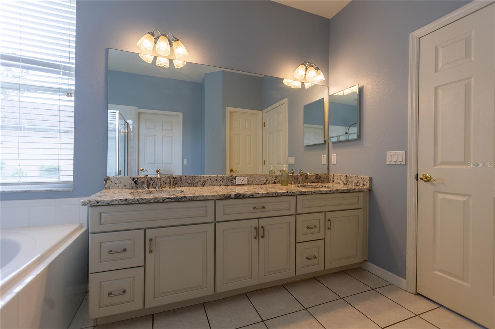 Image 22 of 38 For 13815 Chandron Drive