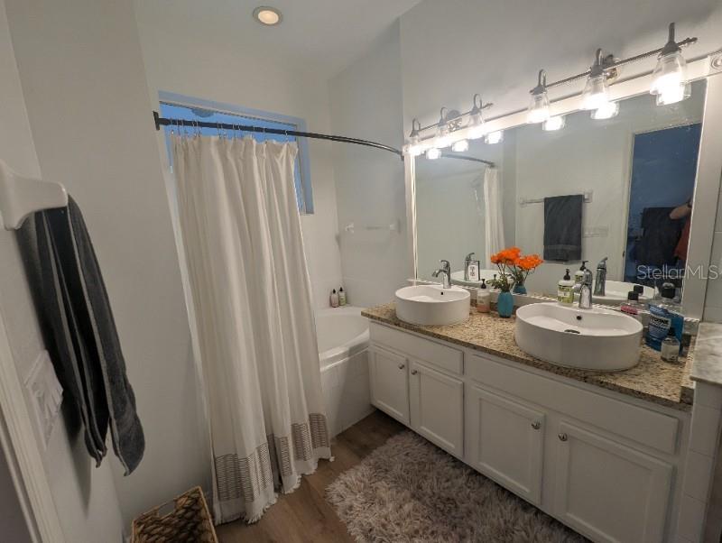 Image 19 of 29 For 2142 Park Crescent Drive