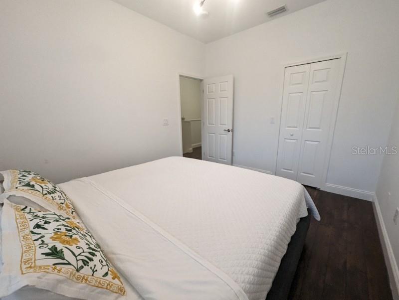 Image 20 of 29 For 2142 Park Crescent Drive