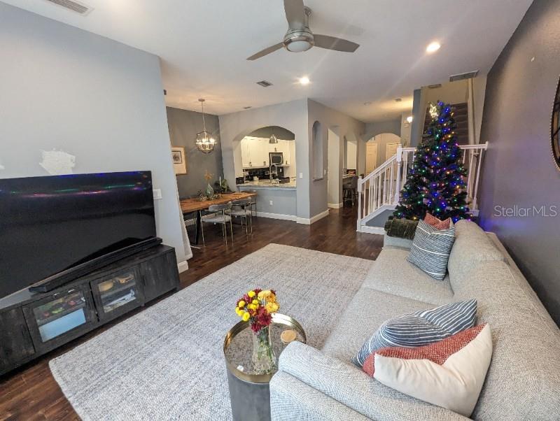 Image 9 of 29 For 2142 Park Crescent Drive