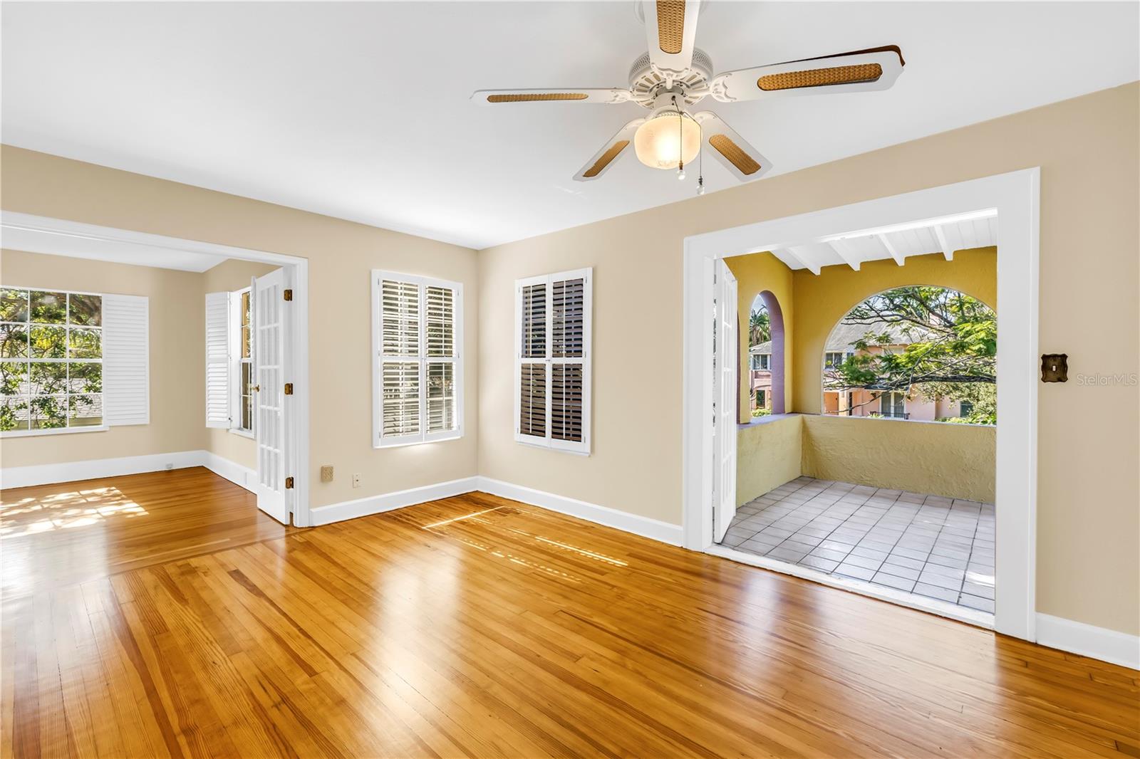 Listing photo id 17 for 2227 Brevard Road Ne