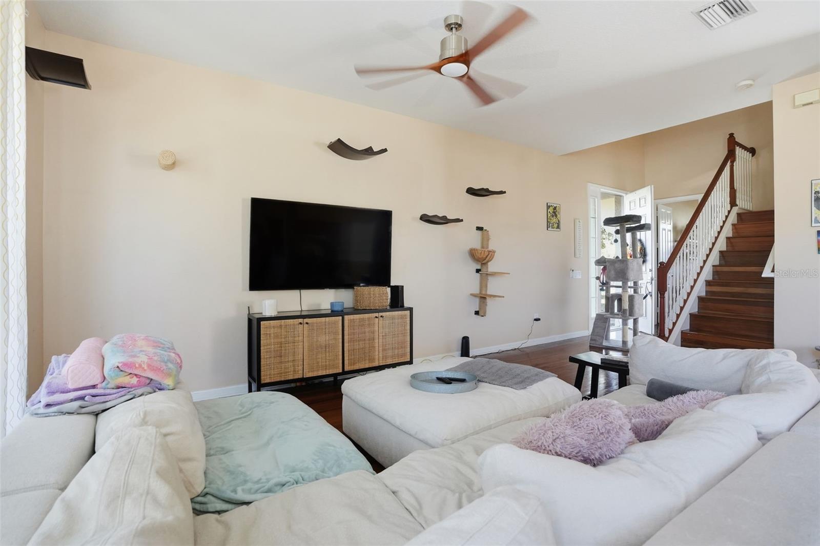 Image 5 of 37 For 13800 Crater Circle