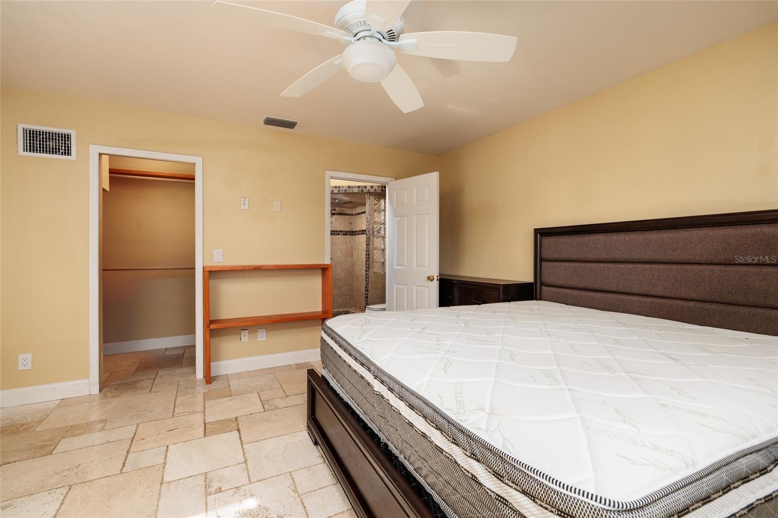 Image 18 of 37 For 9665 2nd Street N