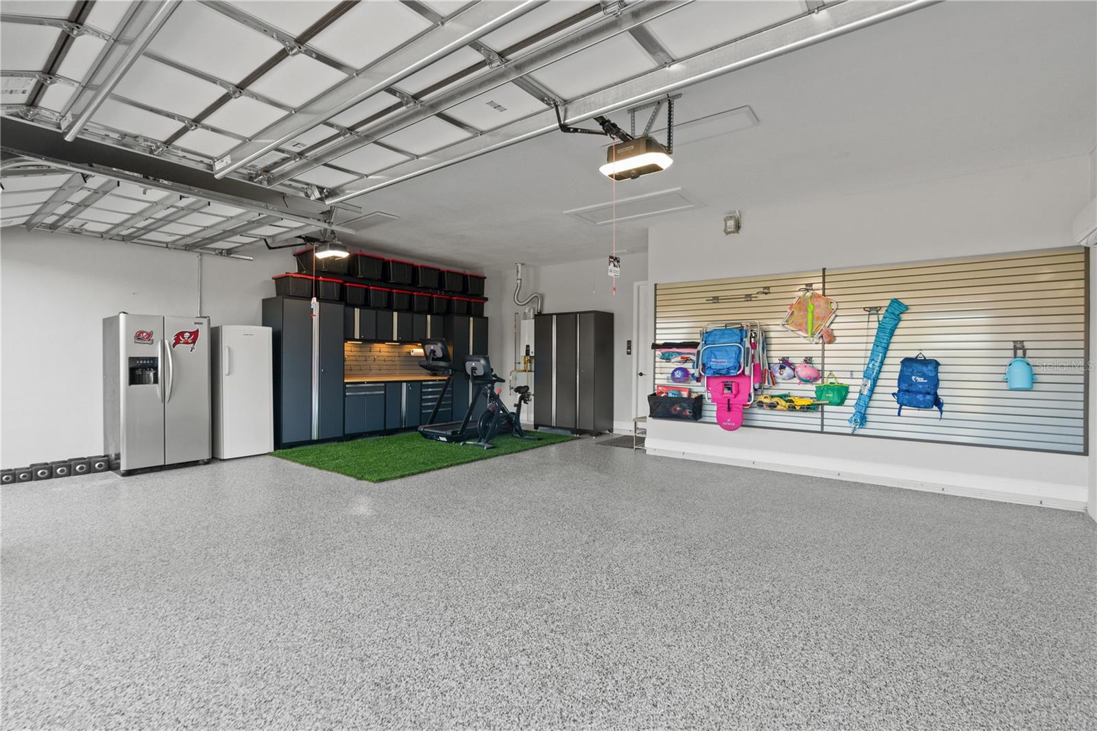 Listing photo id 31 for 2550 Grand Lakeside Drive