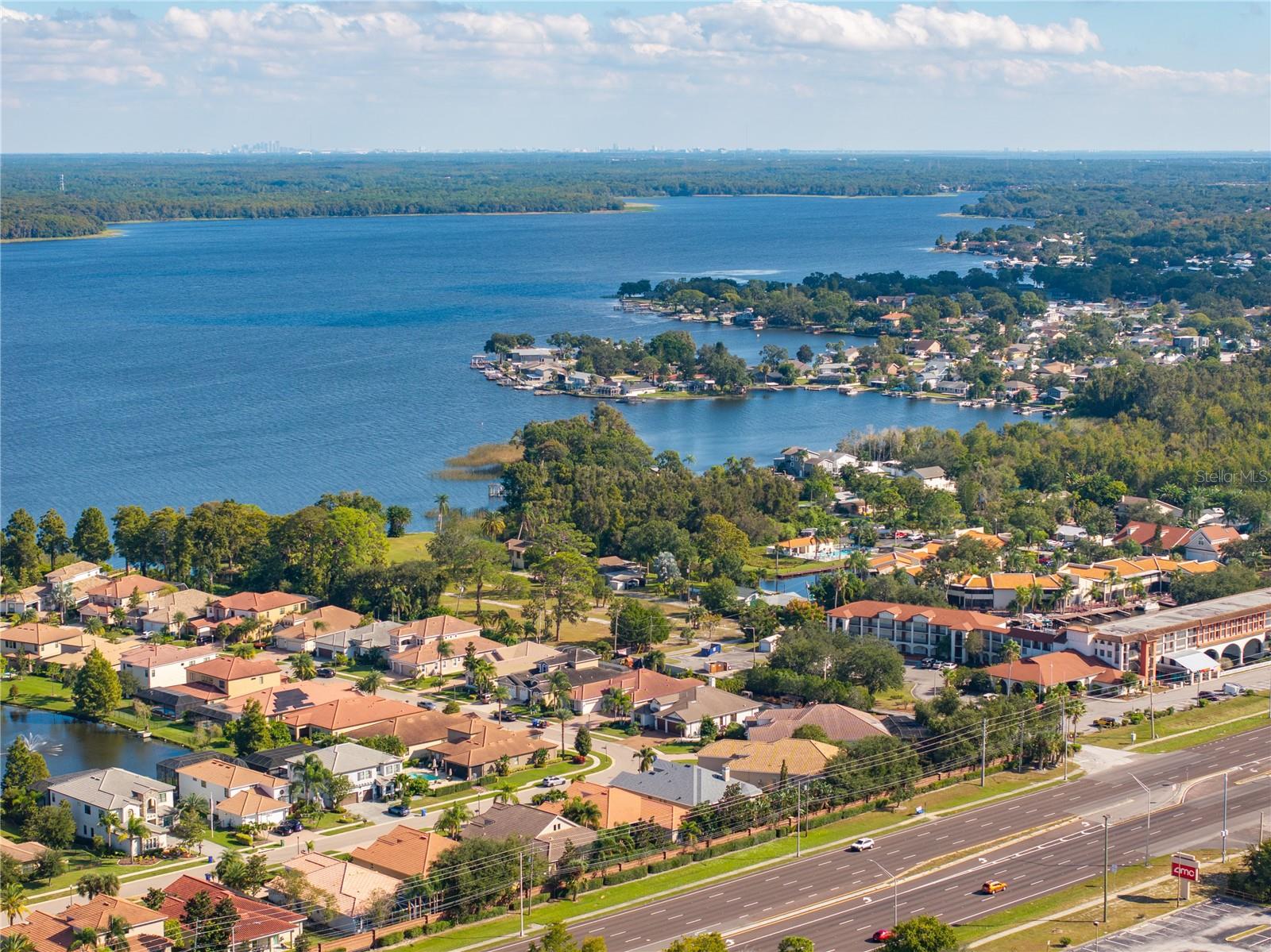 Listing photo id 54 for 2550 Grand Lakeside Drive