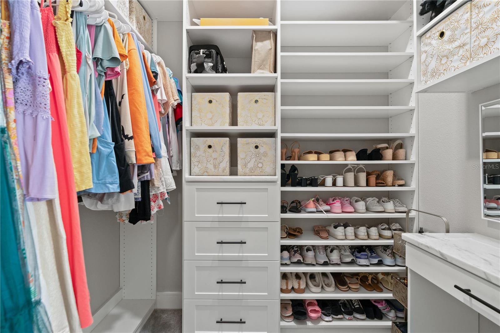 Listing photo id 4 for 2550 Grand Lakeside Drive